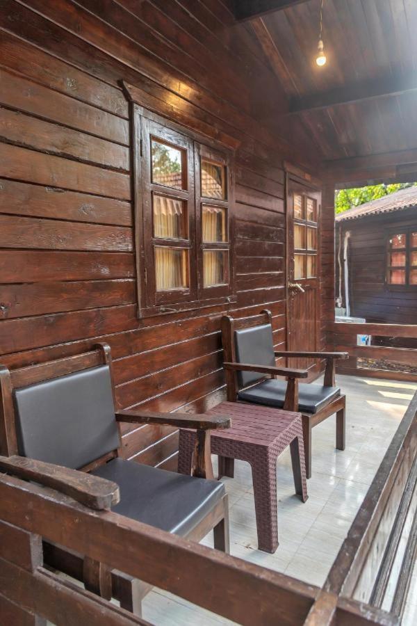 Tropical Valley Resort Morjim Exterior photo
